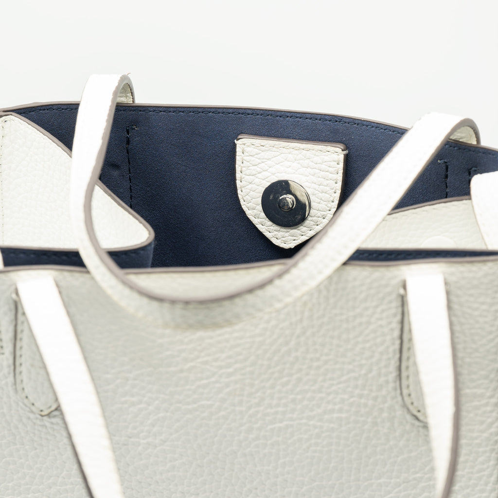 white-leather-purse